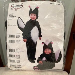 Infant ‘Little Skunk’ costume. Non-smoking and pet free home.